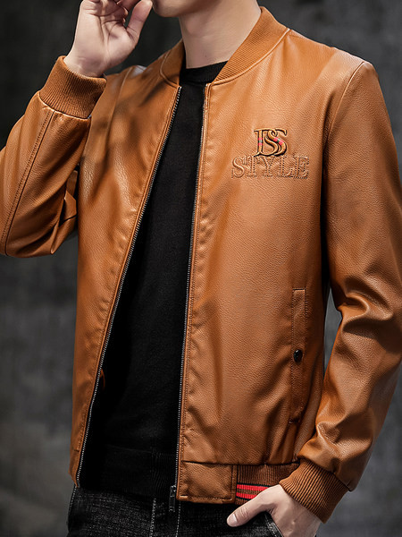 Férfi műbőr kabát hímzéssel