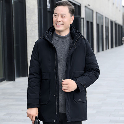 Kapuutsi ja nööpidega meeste talvejope