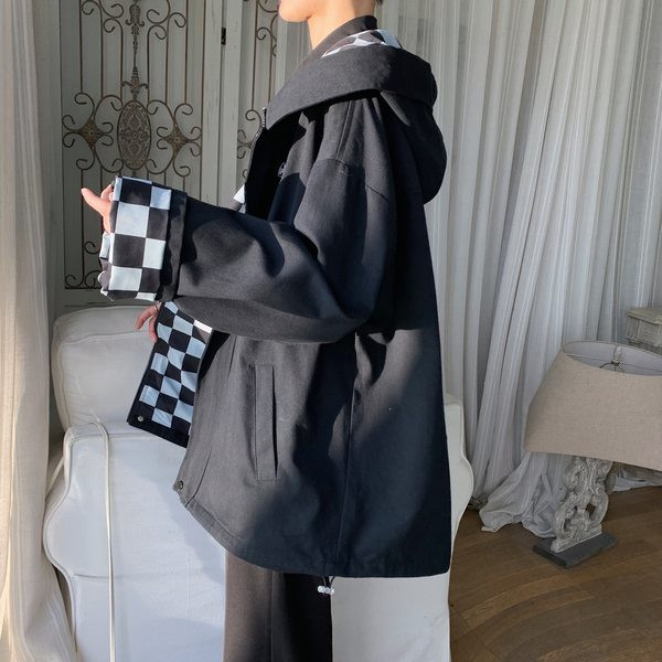 Kapuutsiga meeste kevadjope