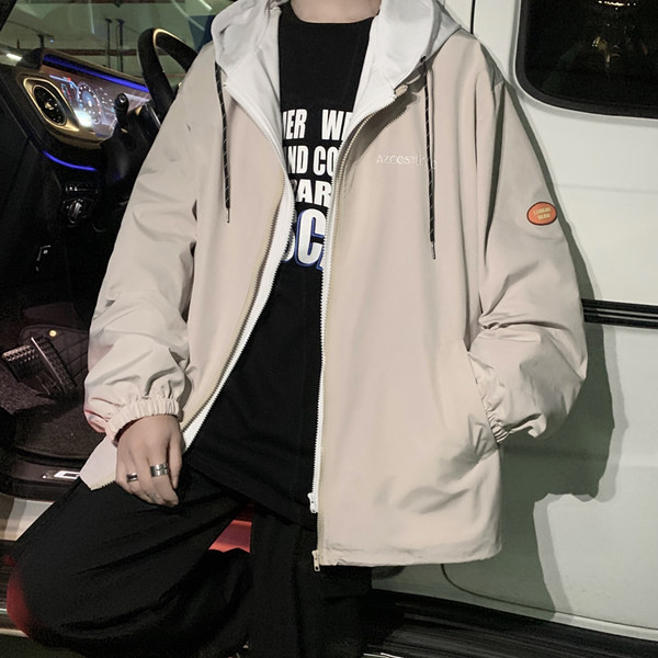 Sportlik meeste kevadjope kapuutsiga