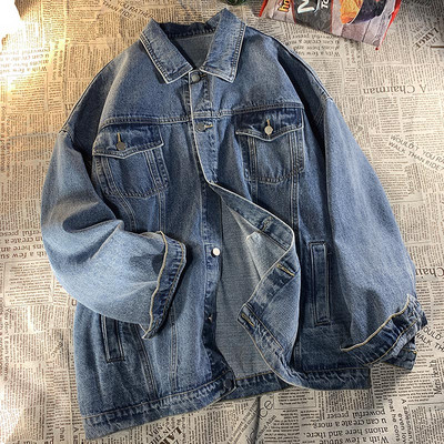 Tasuta mudel teksajakk meestele nööpide ja taskutega