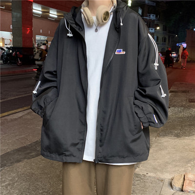 Férfi sportdzseki kapucnival - tavaszra alkalmas