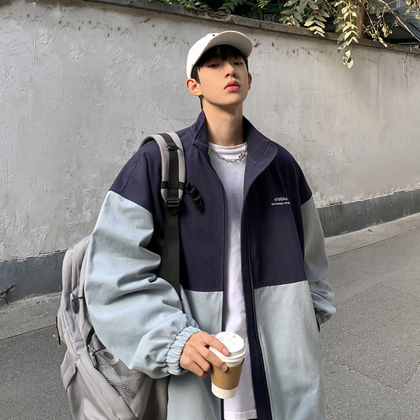 Tasuta mudel taskutega meeste jope