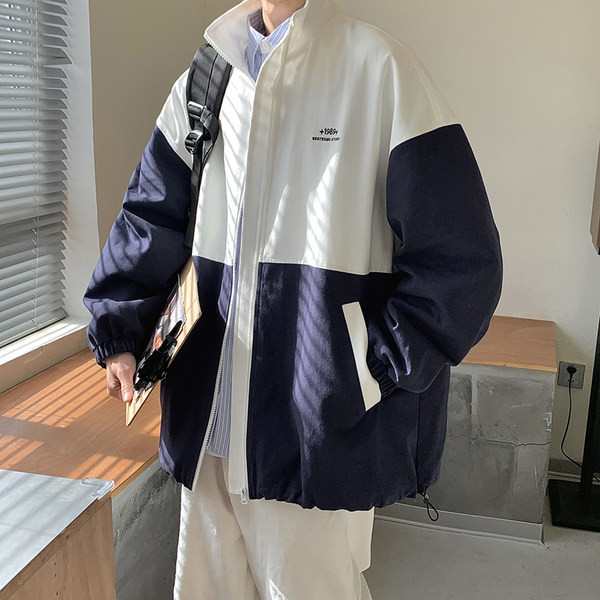 Tasuta mudel taskutega meeste jope