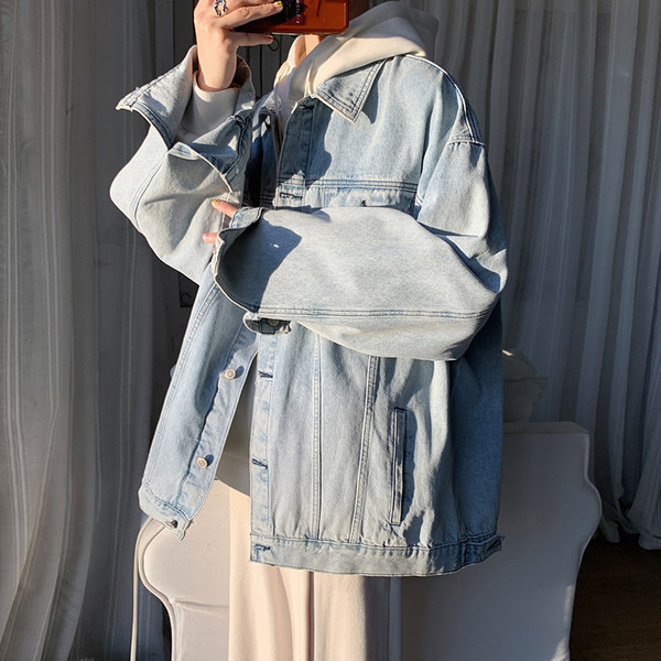 Férfi széles farmerdzseki gombokkal