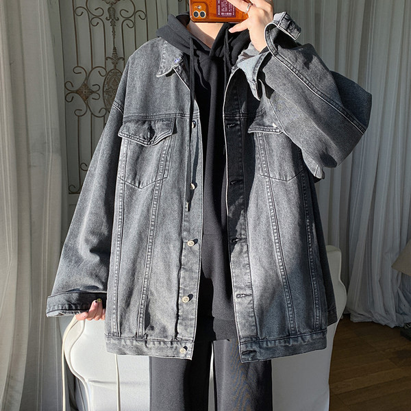 Férfi széles farmerdzseki gombokkal