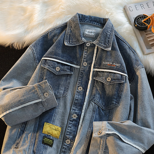 Modern férfi farmer dzseki kék színben