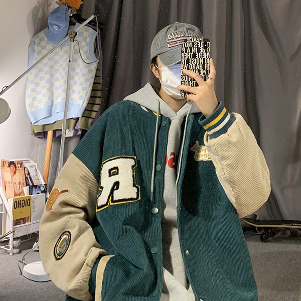 Kolmes värvitoonis nööpidega meeste jope