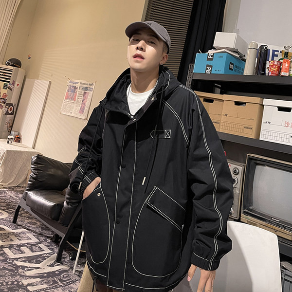 Kapuutsi ja taskutega meeste talvejope