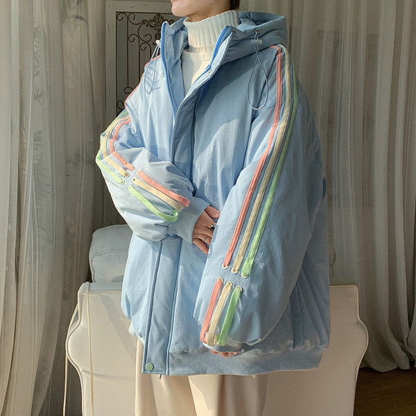 Széles férfi kabát szegéllyel és cipzárral