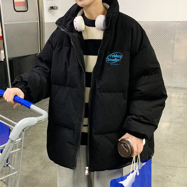 Széles férfi kabát felirattal