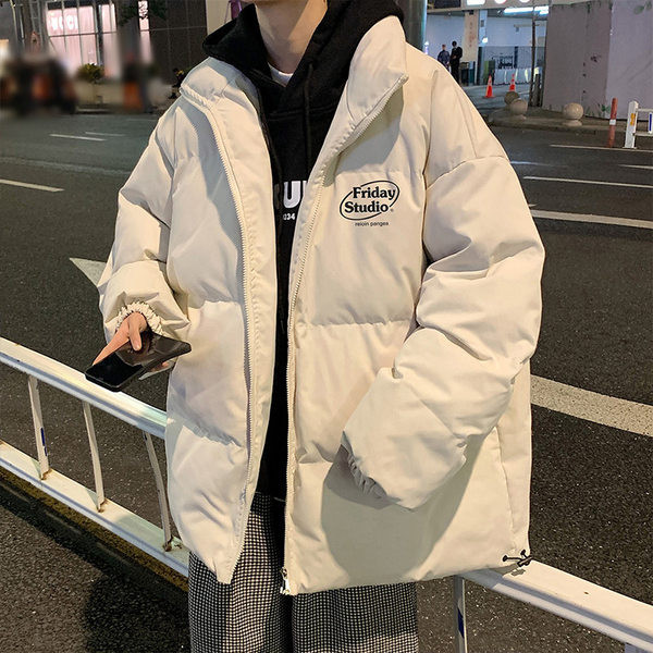 Széles férfi kabát felirattal