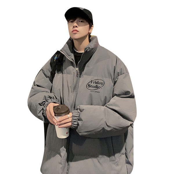 Széles férfi kabát felirattal