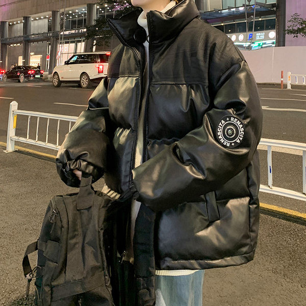 Férfi téli kabát cipzárral és magas gallérral