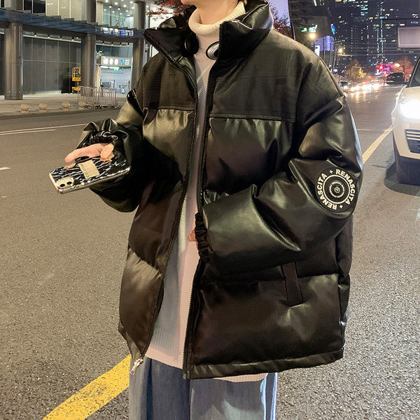 Férfi téli kabát cipzárral és magas gallérral