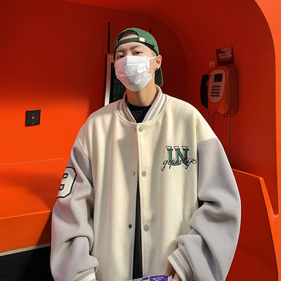 Ingyenes modell férfi dzseki alacsony gallérral