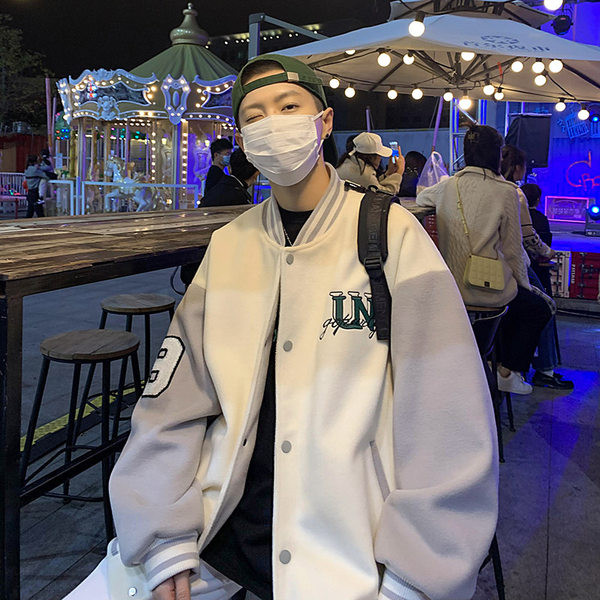 Ingyenes modell férfi dzseki alacsony gallérral