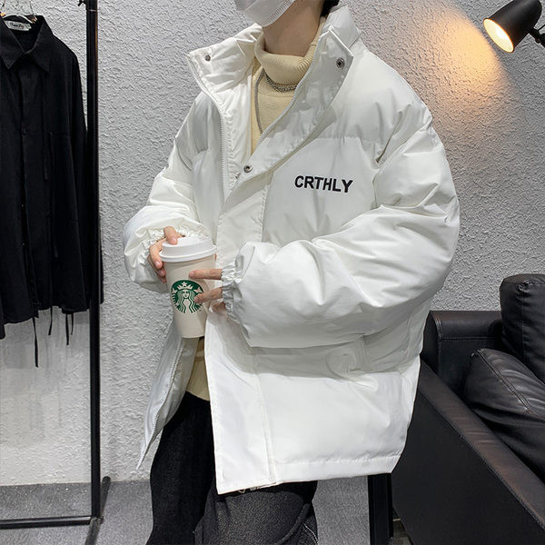 Téli kabát gombokkal és magas gallérral