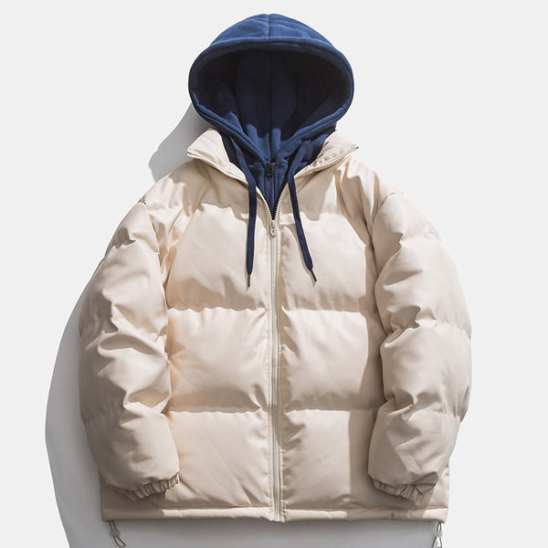 Széles férfi téli kabát cipzárral és zsebekkel