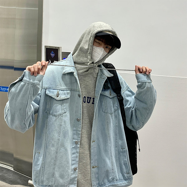 Férfi farmerdzseki széles modell gombokkal