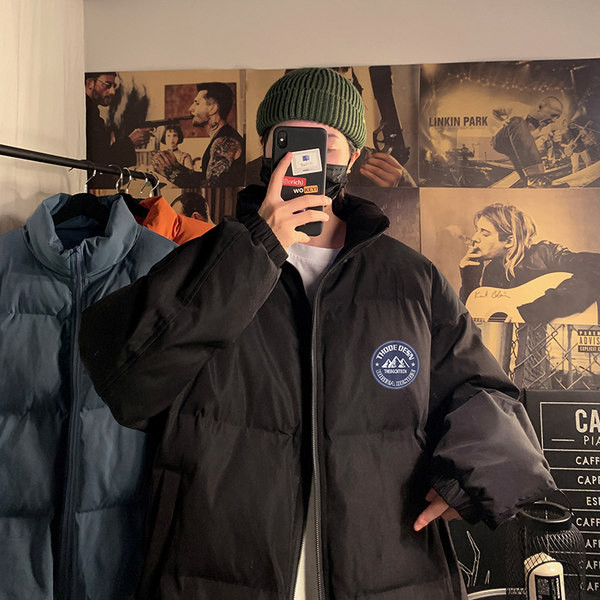 Kõrge krae ja embleemiga vabaaja meeste jope