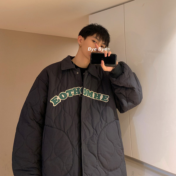 Új modell férfi steppelt kabát hímzéses felirattal