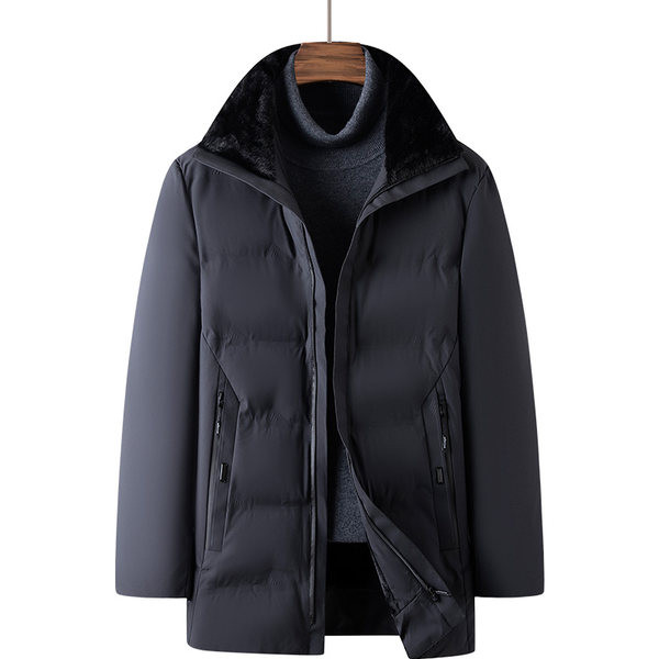 Običan model muške zimske jakne sa džepovima