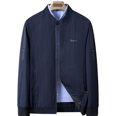 Férfi tavaszi kabát alacsony gallérral