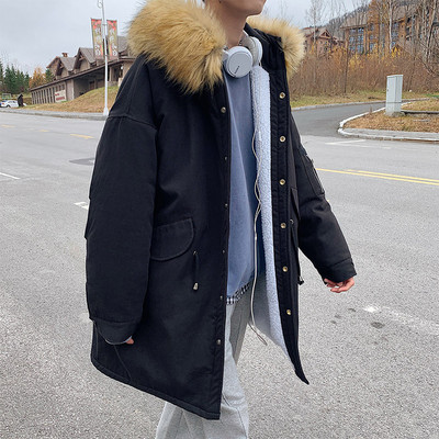 Széles modell férfi kabát kapucnival és eco pehellyel