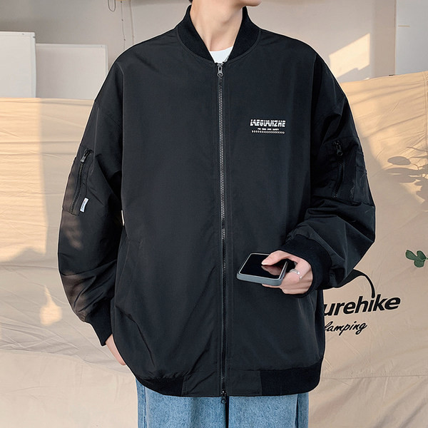 Meeste kevadjope valge ja musta kirjaga