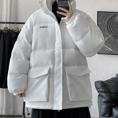 Téli férfi kabát magas gallérral és nagy zsebekkel