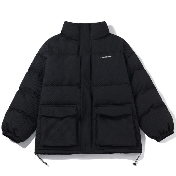 Téli férfi kabát magas gallérral és nagy zsebekkel