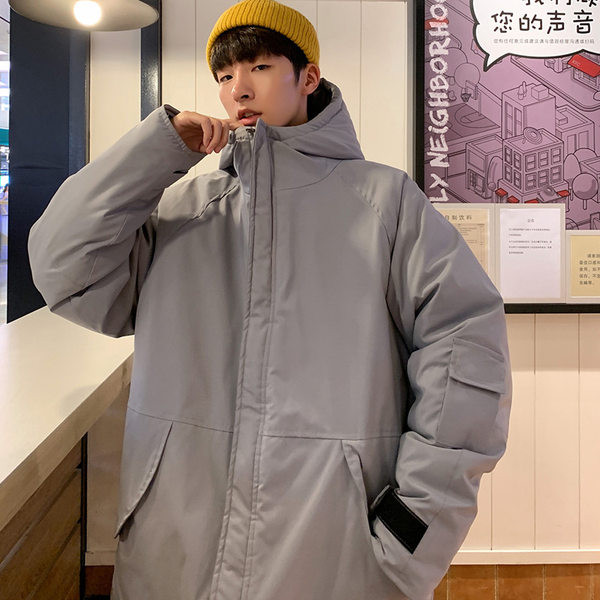 Modern, széles férfi kabát kapucnival