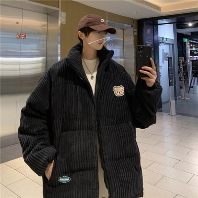 Férfi kabát magas gallérral és hímzett macival