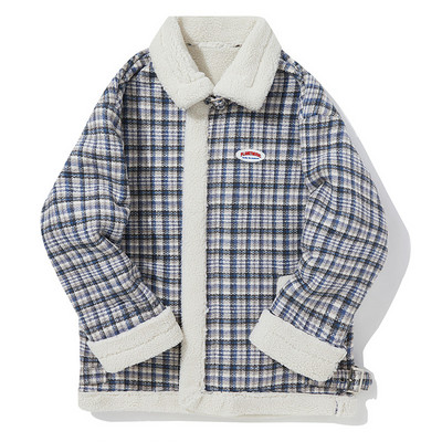 Kockás férfi pehelykabát emblémával