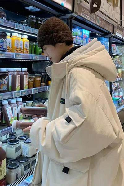 Meeste jope lai kapuutsiga ja lipsudega mudel