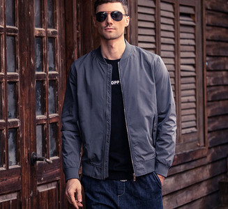 Férfi tavaszi-őszi kabát cipzárral