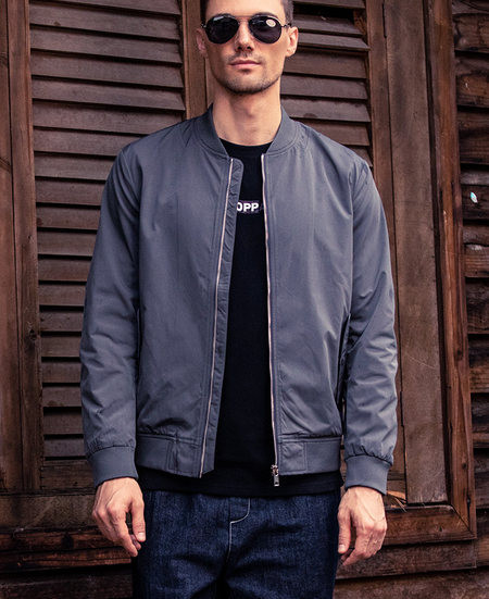 Férfi tavaszi-őszi kabát cipzárral