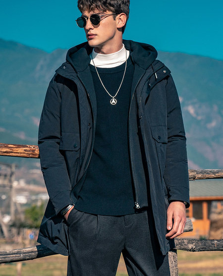 Mindennapi férfi kabát felirattal