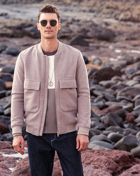 Új modell férfi dzseki fekete és bézs színű zsebekkel