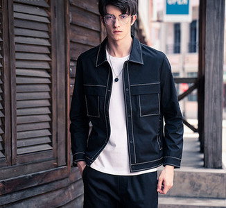 Klassikalise munaga kevadine meeste jope