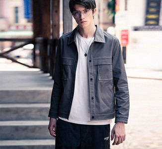 Klassikalise munaga kevadine meeste jope