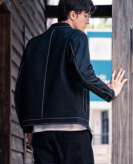 Klassikalise munaga kevadine meeste jope