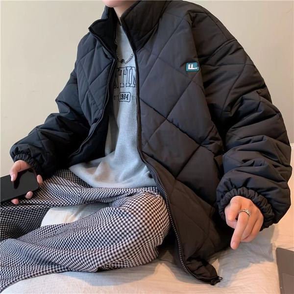 Férfi téli kabát magas gallérral és cipzárral