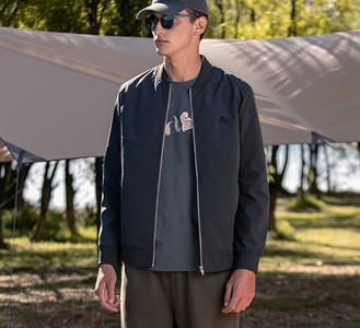 Modern férfi vékony kabát két modellben, cipzárral