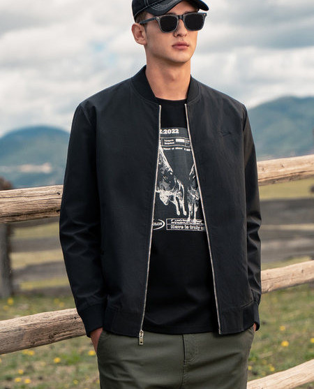 Modern férfi vékony kabát két modellben, cipzárral