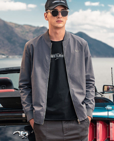 Modern férfi vékony kabát két modellben, cipzárral