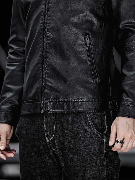 Férfi tavaszi bőrdzseki alacsony gallérral