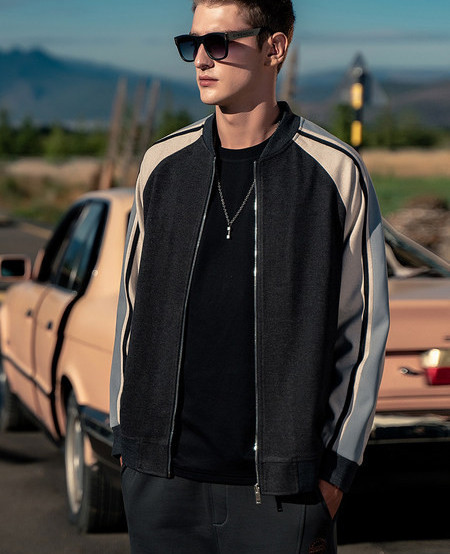 Férfi őszi kabát klasszikus gallérral és cipzárral