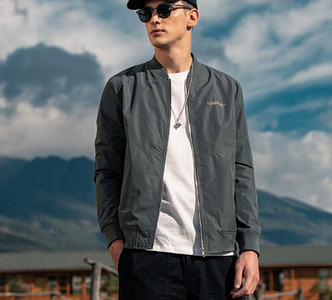 Ανδρικό ανοιξιάτικο μπουφάν με φερμουάρ σε τρία χρώματα